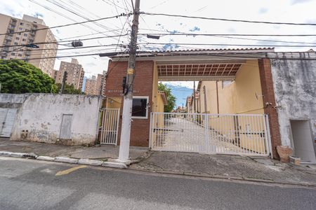 Casa de condomínio para alugar com 148m², 3 quartos e 2 vagasFachada