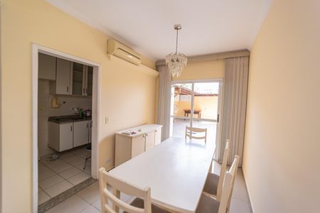 Casa de condomínio para alugar com 148m², 3 quartos e 2 vagasSala