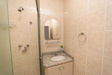 Casa de condomínio para alugar com 148m², 3 quartos e 2 vagasBanheiro Social