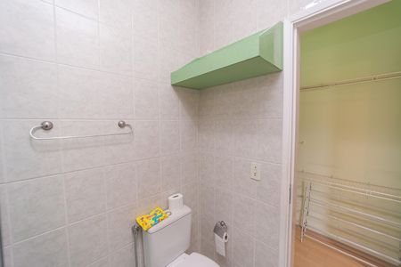 Casa de condomínio para alugar com 148m², 3 quartos e 2 vagasBanheiro do Quarto 3