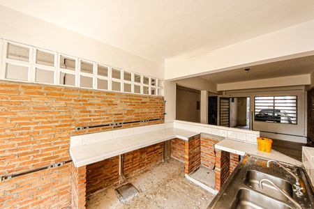 Casa para alugar com 1 quarto, 60m² em Vila Paulo Silas, São Paulo