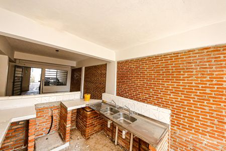 Casa para alugar com 1 quarto, 60m² em Vila Paulo Silas, São Paulo