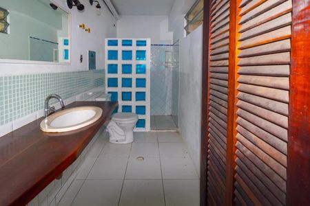 Casa para alugar com 60m², 1 quarto e 1 vaga Casa para alugar com 60m², 1 quarto e 1 vagaBanheiro