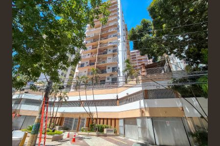 Apartamento à venda com 68m², 2 quartos e 1 vagaFachada e portaria