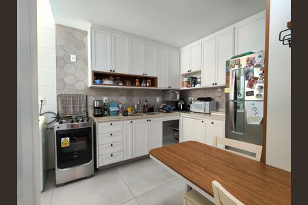 Apartamento à venda com 68m², 2 quartos e 1 vagaCozinha e Área de Serviço