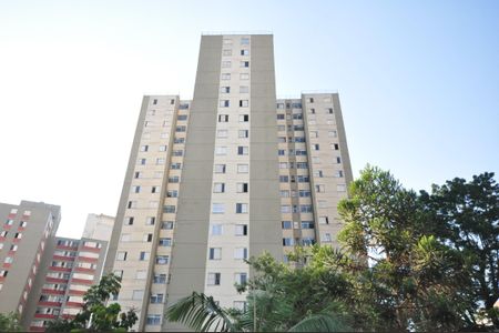 Apartamento para alugar com 65m², 2 quartos e 1 vagaFachada