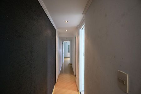 Corredor de apartamento para alugar com 2 quartos, 65m² em Vila Andrade, São Paulo