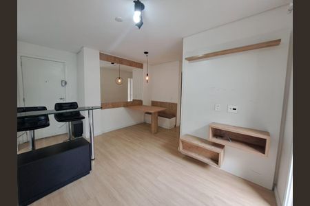 Sala de apartamento à venda com 2 quartos, 56m² em Continental, Osasco