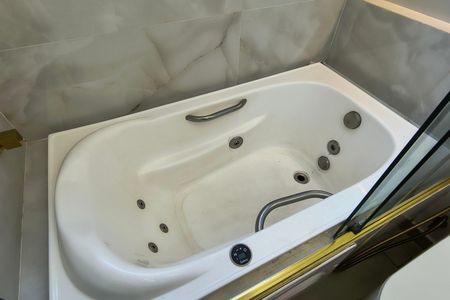 Apartamento à venda com 91m², 3 quartos e 1 vaga Apartamento à venda com 91m², 3 quartos e 1 vagaBanheiro da Suíte