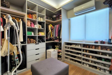 Apartamento à venda com 91m², 3 quartos e 1 vaga Apartamento à venda com 91m², 3 quartos e 1 vagaCloset da Suíte