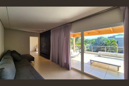 Casa de condomínio para alugar com 389m², 4 quartos e 6 vagas Casa de condomínio para alugar com 389m², 4 quartos e 6 vagasHall dos Quartos