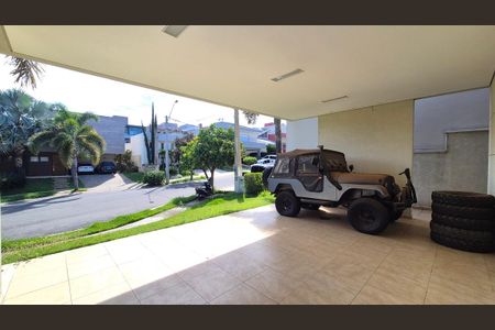 Casa de condomínio para alugar com 389m², 4 quartos e 6 vagas Casa de condomínio para alugar com 389m², 4 quartos e 6 vagasGaragem