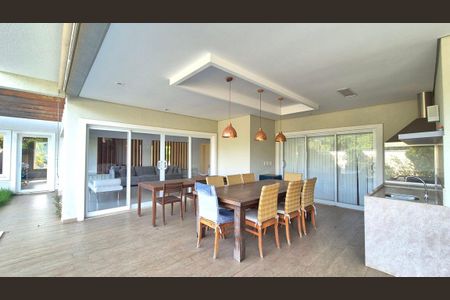 Casa de condomínio para alugar com 389m², 4 quartos e 6 vagas Casa de condomínio para alugar com 389m², 4 quartos e 6 vagasÁrea comum - Churrasqueira