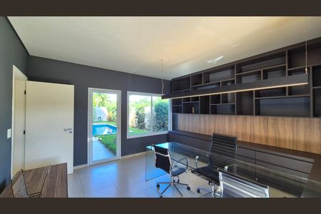 Casa de condomínio para alugar com 389m², 4 quartos e 6 vagas Casa de condomínio para alugar com 389m², 4 quartos e 6 vagasEscritório