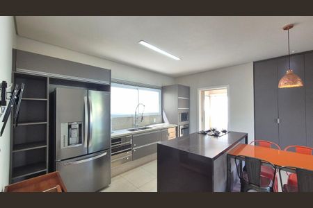 Casa de condomínio para alugar com 389m², 4 quartos e 6 vagas Casa de condomínio para alugar com 389m², 4 quartos e 6 vagasCozinha