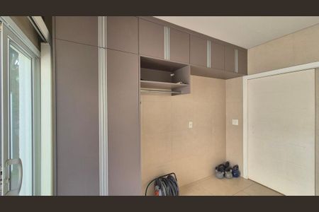 Casa de condomínio para alugar com 389m², 4 quartos e 6 vagas Casa de condomínio para alugar com 389m², 4 quartos e 6 vagasÁrea de Serviço