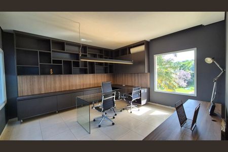 Casa de condomínio para alugar com 389m², 4 quartos e 6 vagas Casa de condomínio para alugar com 389m², 4 quartos e 6 vagasEscritório