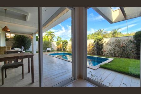 Casa de condomínio para alugar com 389m², 4 quartos e 6 vagas Casa de condomínio para alugar com 389m², 4 quartos e 6 vagasVista da Sala