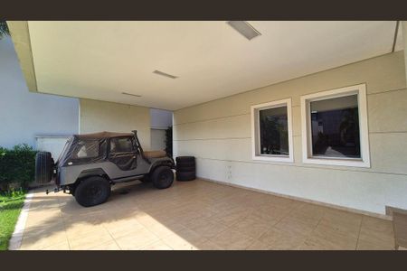 Casa de condomínio para alugar com 389m², 4 quartos e 6 vagas Casa de condomínio para alugar com 389m², 4 quartos e 6 vagasGaragem