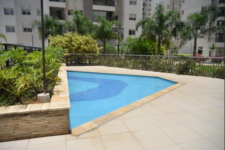 Apartamento à venda com 70m², 2 quartos e 1 vagaÁrea comum - Piscina