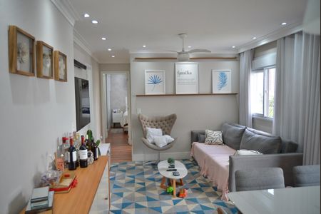 Sala de apartamento à venda com 2 quartos, 70m² em Campestre, Santo André