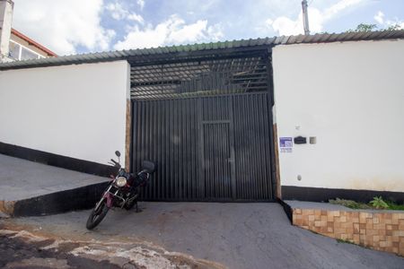 Casa para alugar com 410m², 6 quartos e 10 vagasFachada