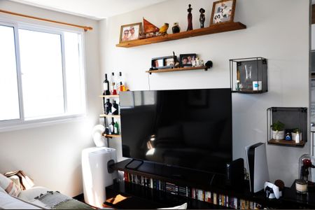 Detalhe - Sala e Sala de Jantar de apartamento para alugar com 2 quartos, 44m² em Jardim Iris, São Paulo