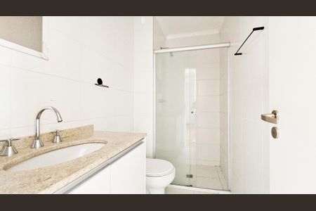 Banheiro de apartamento para alugar com 1 quarto, 42m² em Umuarama, Osasco