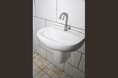 Casa para alugar com 60m², 1 quarto e 1 vagaDetalhe - Banheiro Social