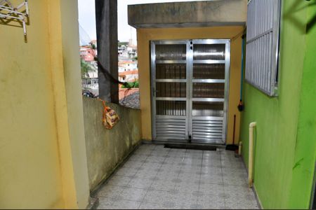Casa para alugar com 60m², 1 quarto e 1 vagaDetalhe - Área de Serviço e Quintal