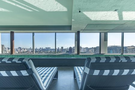 Studio para alugar com 30m², 1 quarto e sem vaga Studio para alugar com 30m², 1 quarto e sem vagaÁrea comum - Piscina