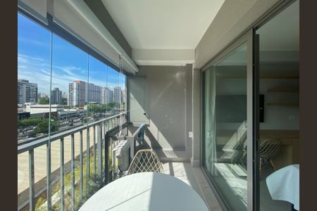 Studio para alugar com 30m², 1 quarto e sem vaga Studio para alugar com 30m², 1 quarto e sem vagaVaranda