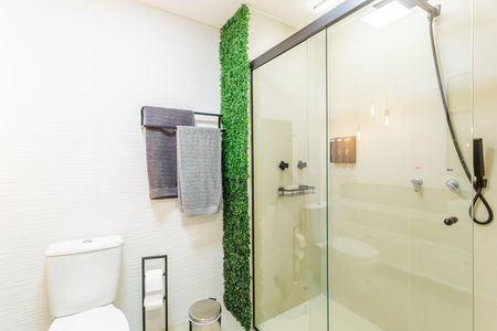 Banheiro de kitnet/studio à venda com 1 quarto, 29m² em Moema, São Paulo