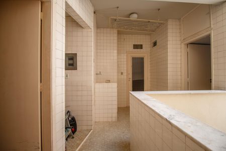 Apartamento à venda com 180m², 3 quartos e 1 vagaÁrea de Serviço