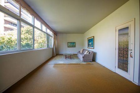 Apartamento à venda com 180m², 3 quartos e 1 vagaSala