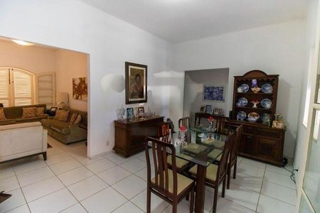 Casa à venda com 720m², 6 quartos e 4 vagas