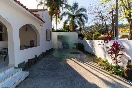 Casa à venda com 720m², 6 quartos e 4 vagas