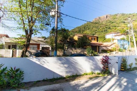 Casa à venda com 720m², 6 quartos e 4 vagas