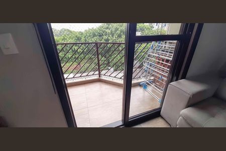 Sacada de apartamento para alugar com 2 quartos, 61m² em Quitaúna, Osasco