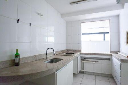 Apartamento para alugar com 120m², 3 quartos e 3 vagas Apartamento para alugar com 120m², 3 quartos e 3 vagasCozinha