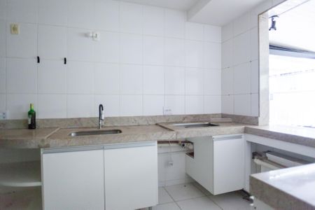 Apartamento para alugar com 120m², 3 quartos e 3 vagas Apartamento para alugar com 120m², 3 quartos e 3 vagasCozinha