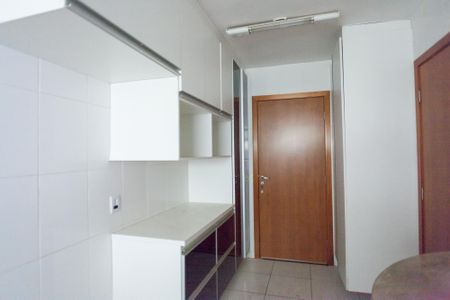 Apartamento para alugar com 120m², 3 quartos e 3 vagas Apartamento para alugar com 120m², 3 quartos e 3 vagasCozinha
