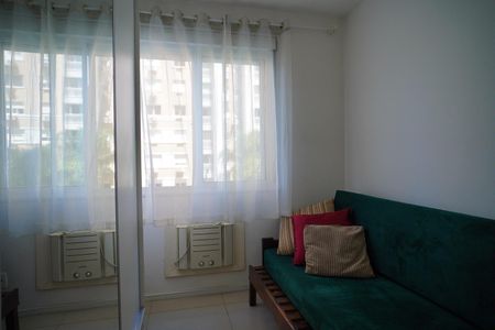 Quarto 1 de apartamento à venda com 2 quartos, 70m² em Vila Ipiranga, Porto Alegre
