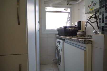 Apartamento à venda com 70m², 2 quartos e 1 vagaÁrea  de serviço 