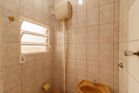 Banheiro de casa para alugar com 1 quarto, 45m² em Vila Constança, São Paulo