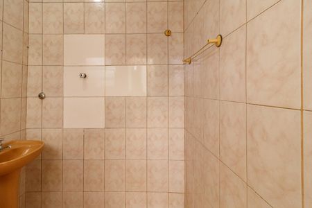 Banheiro de casa para alugar com 1 quarto, 45m² em Vila Constança, São Paulo