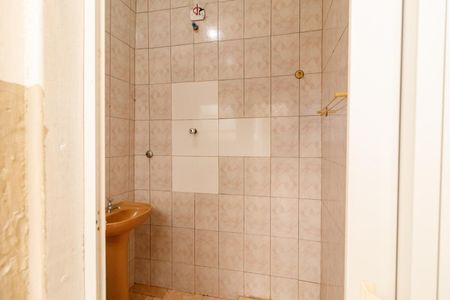 Banheiro de casa para alugar com 1 quarto, 45m² em Vila Constança, São Paulo