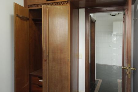 Apartamento para alugar com 400m², 7 quartos e 4 vagasQuarto de Serviço 1