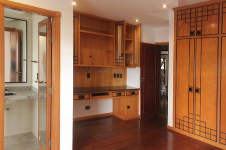 Apartamento para alugar com 400m², 7 quartos e 4 vagasSuite 3