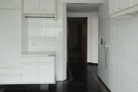 Apartamento para alugar com 400m², 7 quartos e 4 vagasÁrea de Serviço